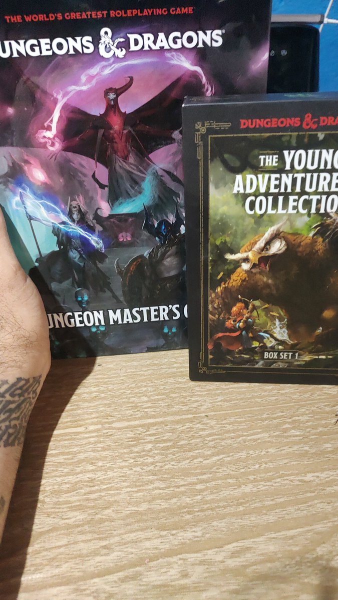 JRdgz59's tweet photo. Empieza la aventura, voy a incursionar en la mazamorra #dungeons&amp;dragons https://t.co/FLlV7V0F1S