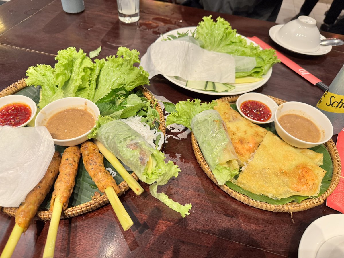 pureone893's tweet photo. ベトナムなう🇻🇳 https://t.co/pbMZjoj3kc