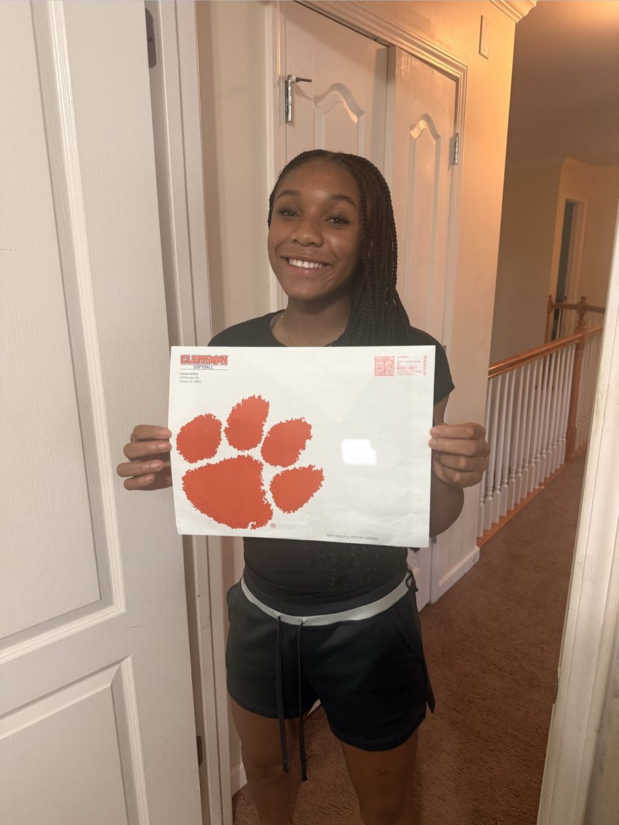 Jayahjohnson1's tweet photo. New Mail! So grateful to receive a letter from Clemson with a softball camp invite 💜🥎🧡
#Clemson #GoTigers #2029Recruit #Softball #TopChoice 

@rittmanjohn @ClemsonCoachKJ @clemsonsoftball https://t.co/tRMGdCGj4d