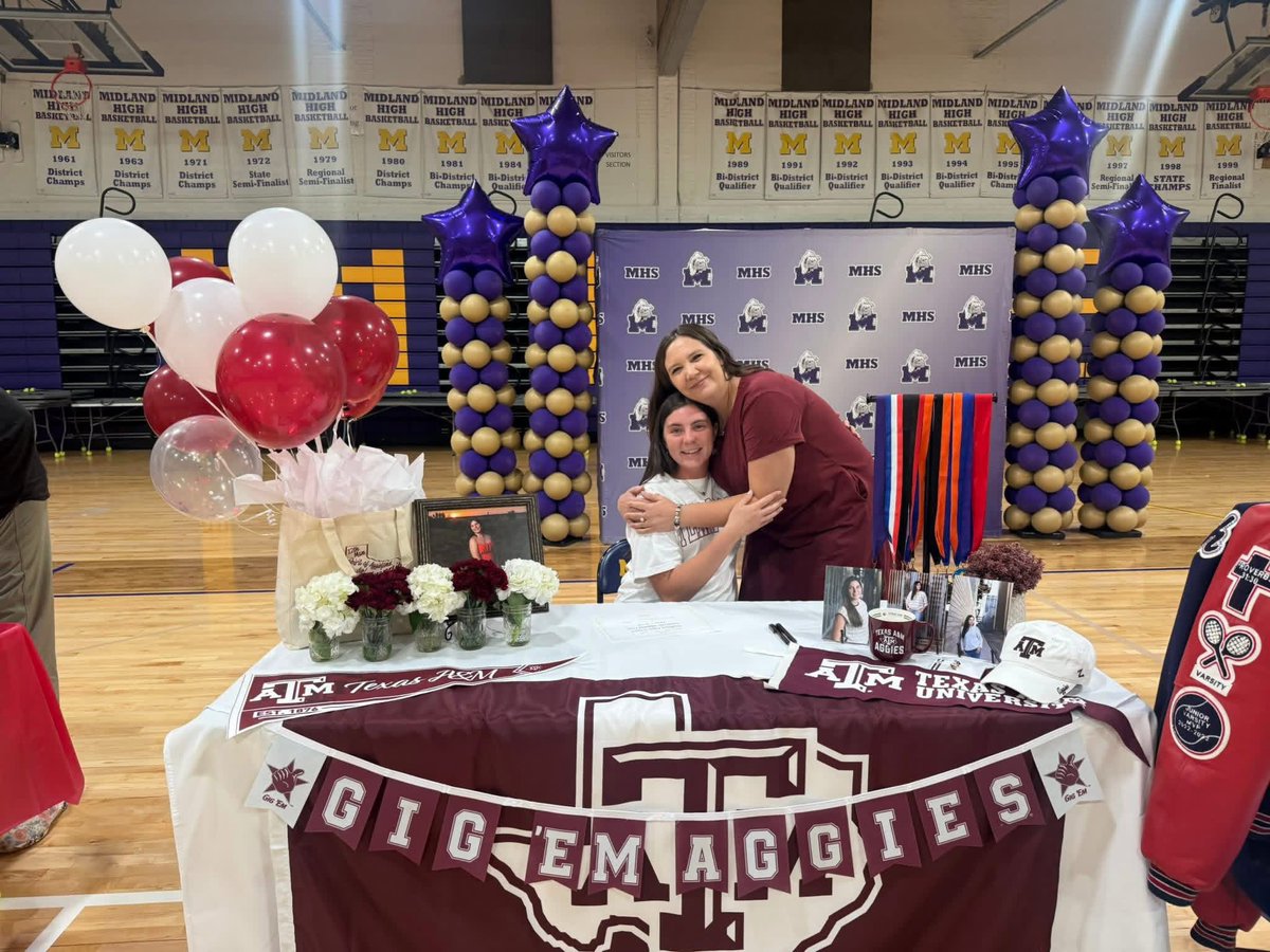 MidlandHigh10S's tweet image. These two amazing kids put in the hours after school, on long bus rides back home, and when no one was watching in order to make it into the top 10! Congrats Noah and Lorelei! Texas A &amp;amp; M and UT will be so lucky to have you!#proudcoach #oyb
 @AthleticsMISD