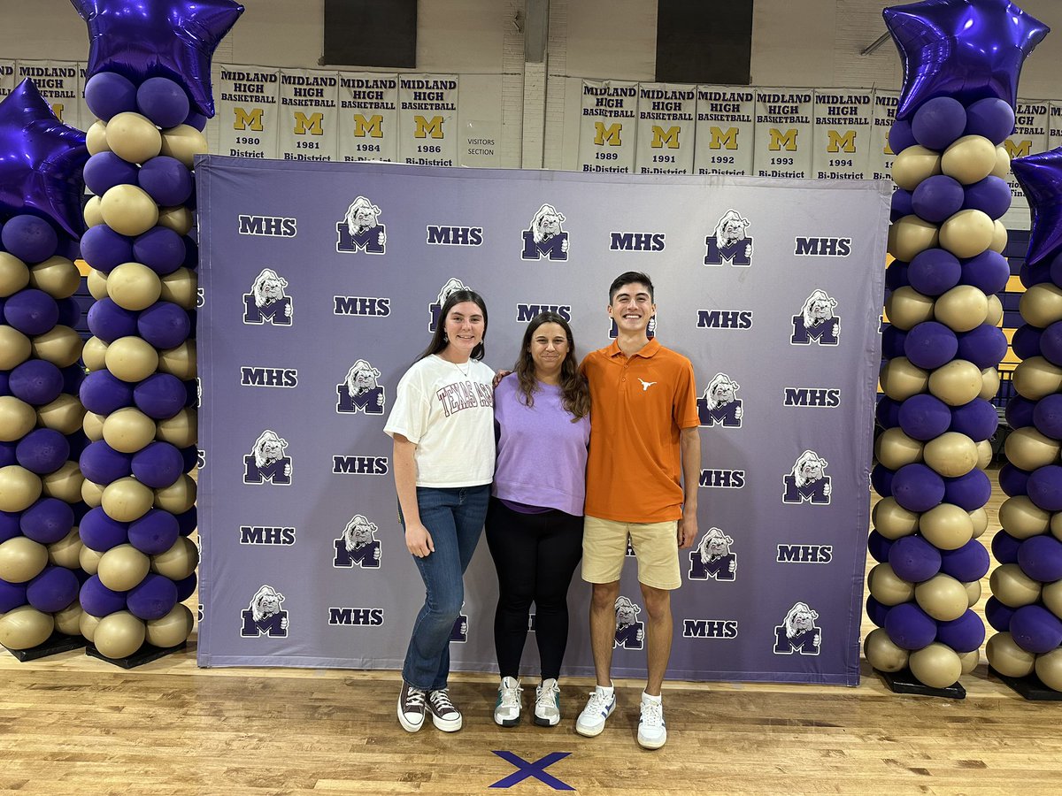 MidlandHigh10S's tweet image. These two amazing kids put in the hours after school, on long bus rides back home, and when no one was watching in order to make it into the top 10! Congrats Noah and Lorelei! Texas A &amp;amp; M and UT will be so lucky to have you!#proudcoach #oyb
 @AthleticsMISD