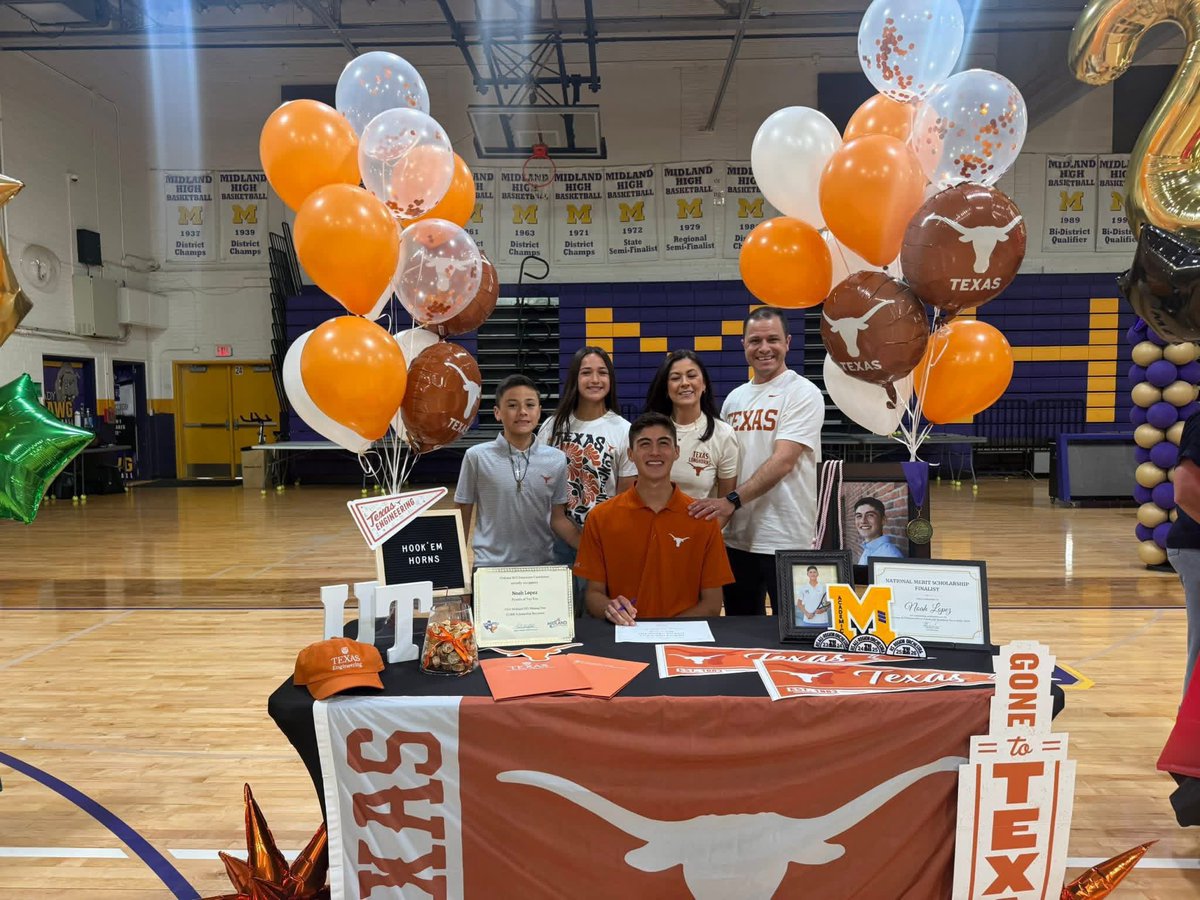 MidlandHigh10S's tweet image. These two amazing kids put in the hours after school, on long bus rides back home, and when no one was watching in order to make it into the top 10! Congrats Noah and Lorelei! Texas A &amp;amp; M and UT will be so lucky to have you!#proudcoach #oyb
 @AthleticsMISD