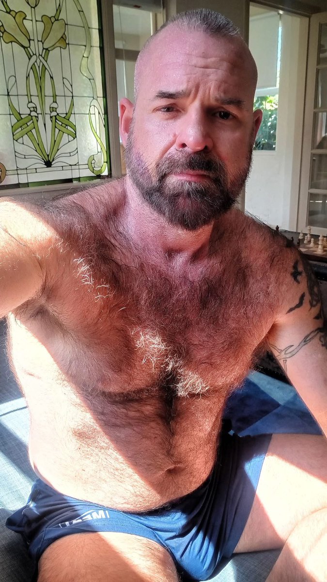 Hot Asian man for hairy daddy tweet media