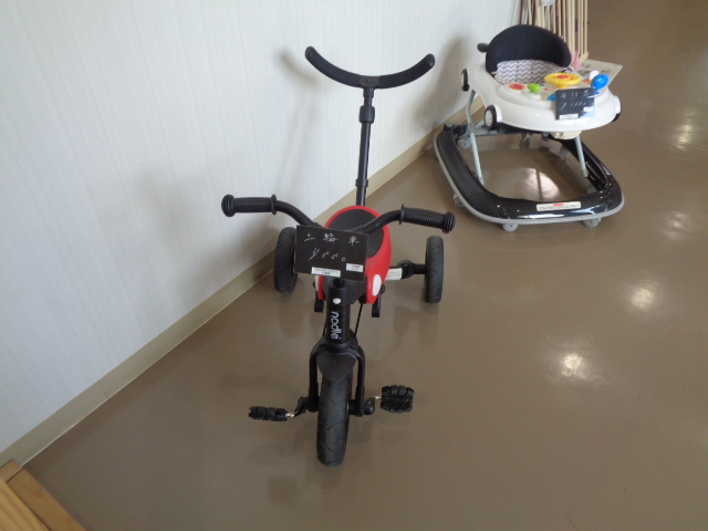 ecop6340's tweet photo. 【新着商品のお知らせ】三輪車￥550、座椅子￥660
その他たくさんの商品出ています♪  気になるものがありましたらお気軽にお問合せください(*^-^*) https://t.co/kSIxfeylyC