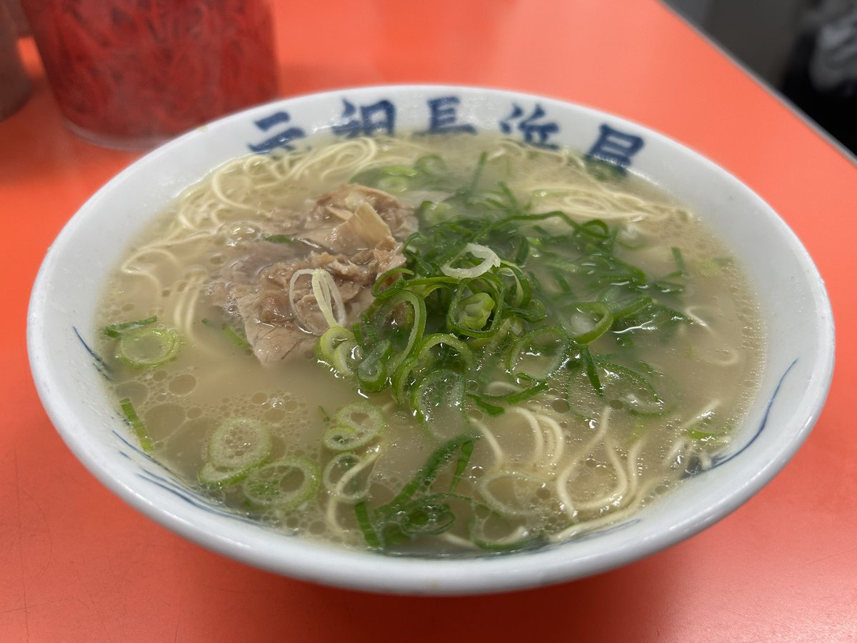 clay72more's tweet photo. 元祖長浜屋　ラーメン https://t.co/QV4qZmo8Y0
