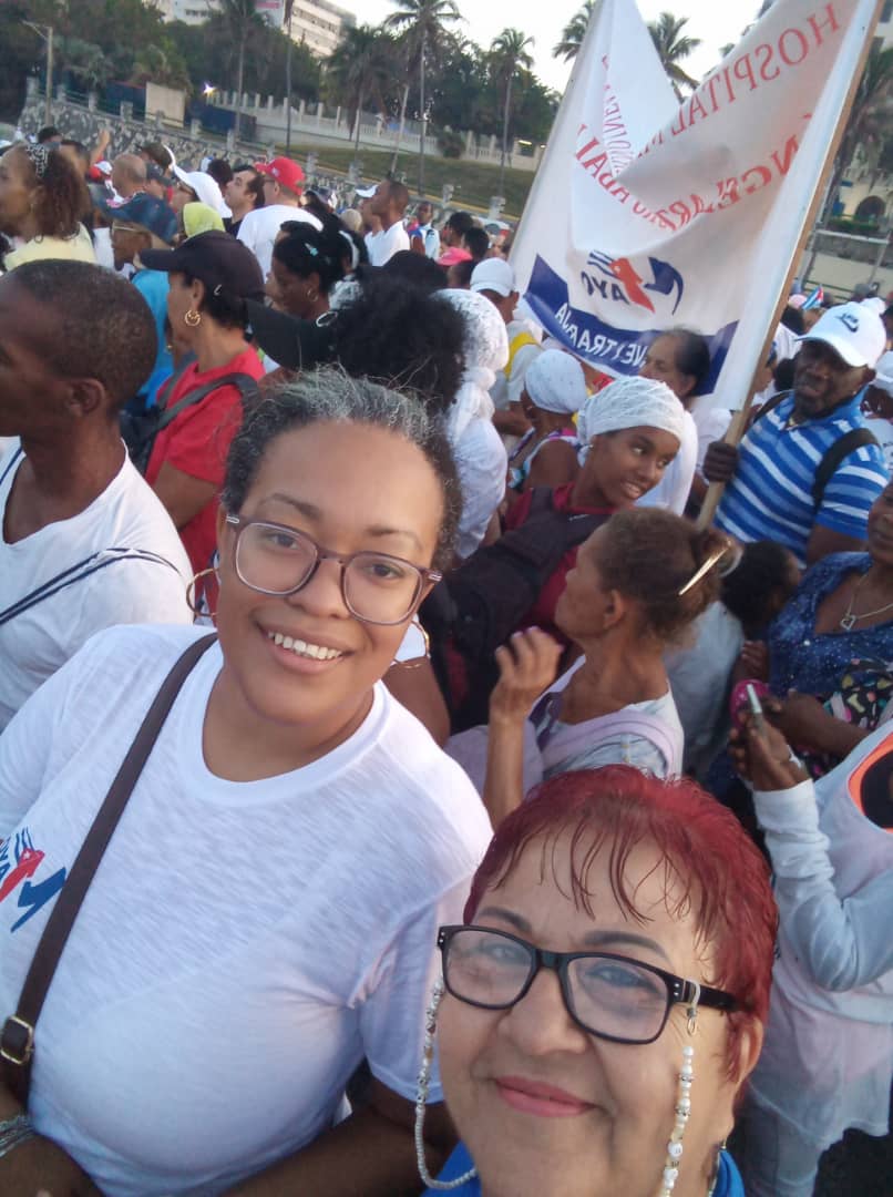 grisel_avi29338's tweet photo. ¡La Patria Se Defiende!
¡No al bloqueo!
🇨🇺🇨🇺
#Cuba
#CubaViveEnSuHistoría
@INAENECuba 
@PartidoPCC 
@GobiernoCuba https://t.co/ydLw2k1otO