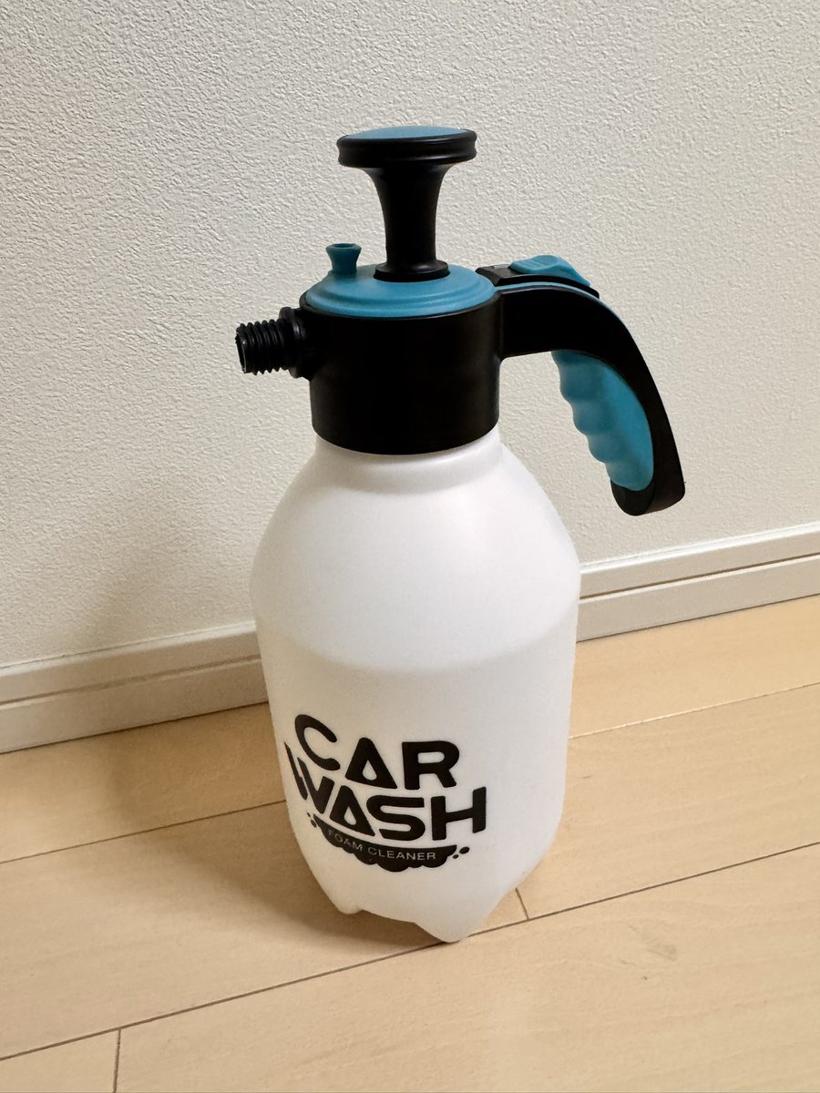 hiroaru0927's tweet photo. 少し前に買った蓄圧スプレーを開封！まさかの先端部分ついてないw
中にも入ってなくて使えない🤣 https://t.co/xwmAkuCqA1