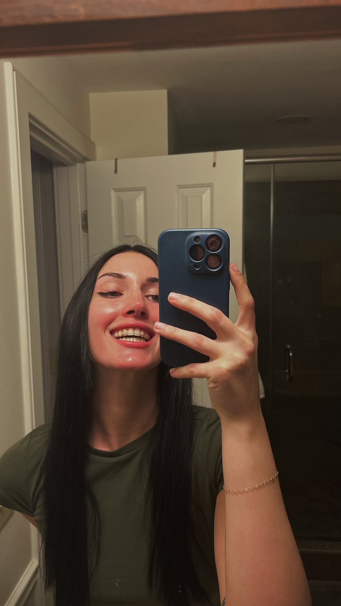 Cassi tweet media