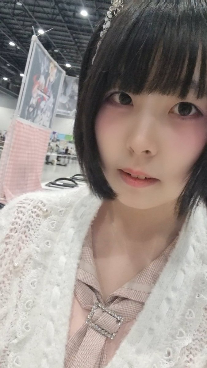 meohan tweet media