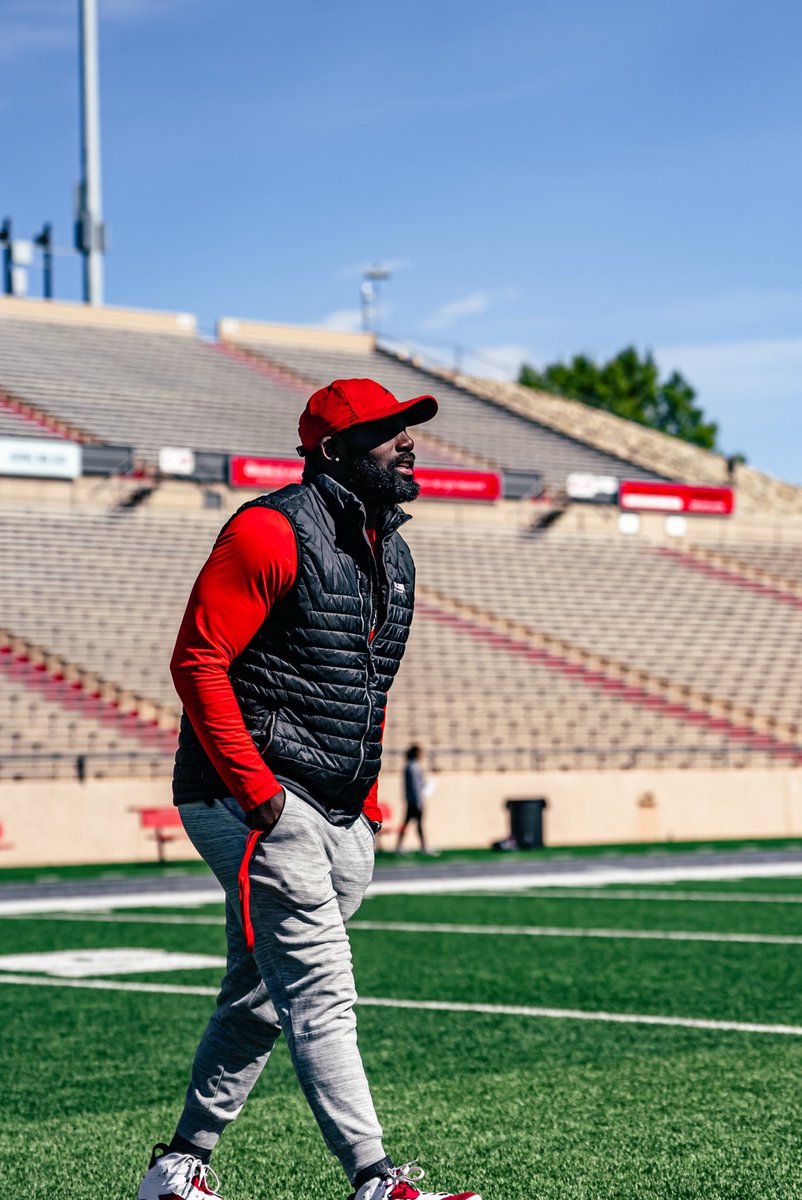 UNMLoboFB's tweet photo. Many who laid the foundation, who wore the jersey with pride, and built the standard that still lives on today.

Different eras, same brotherhood. Once a Lobo, always a Lobo

@Coach_Eck 
#GoLobos #RealOnes26 https://t.co/gcExnlNc1V