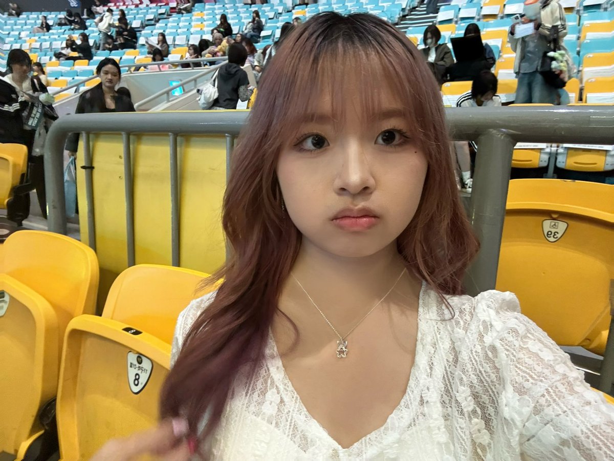 leah is 잼젠료pilled ☘︎ ݁˖ tweet media