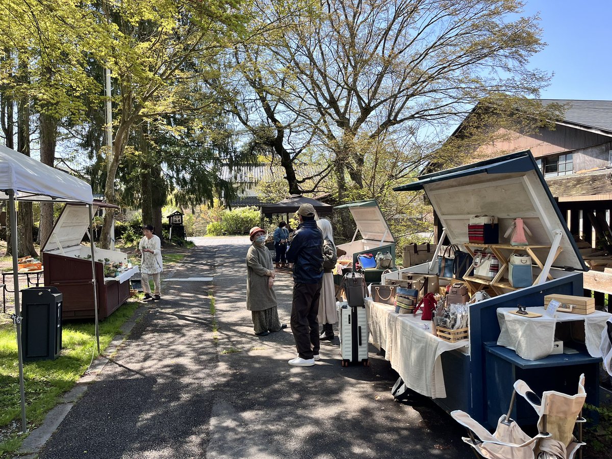 今日、明日の2日間油やの前庭でミニクラフト展開催！
お待ちしてます。
#信濃追分文化磁場油や #軽井沢でクラフト