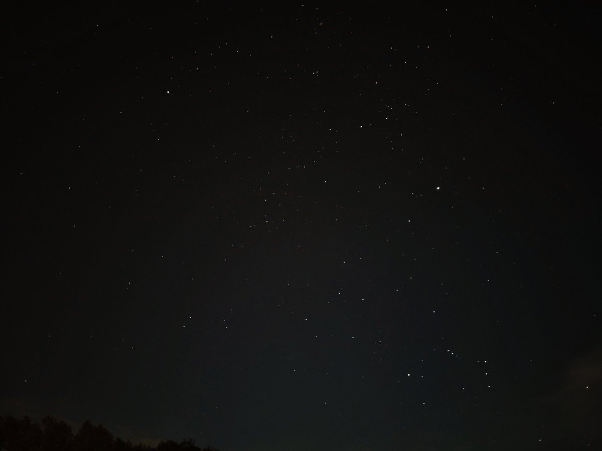 epperezc's tweet photo. Desde #pucon #chile #orion #subidaalvolcan #cielosESA https://t.co/bRfdmPhSYH