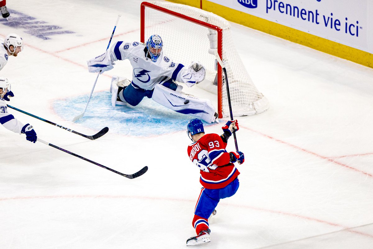 NHL's tweet photo. Frame it 🖼️ #StanleyCup

🇺🇸: @espn 2
🇨🇦: @Sportsnet &amp; @TVASports https://t.co/EsQLCFHDH2