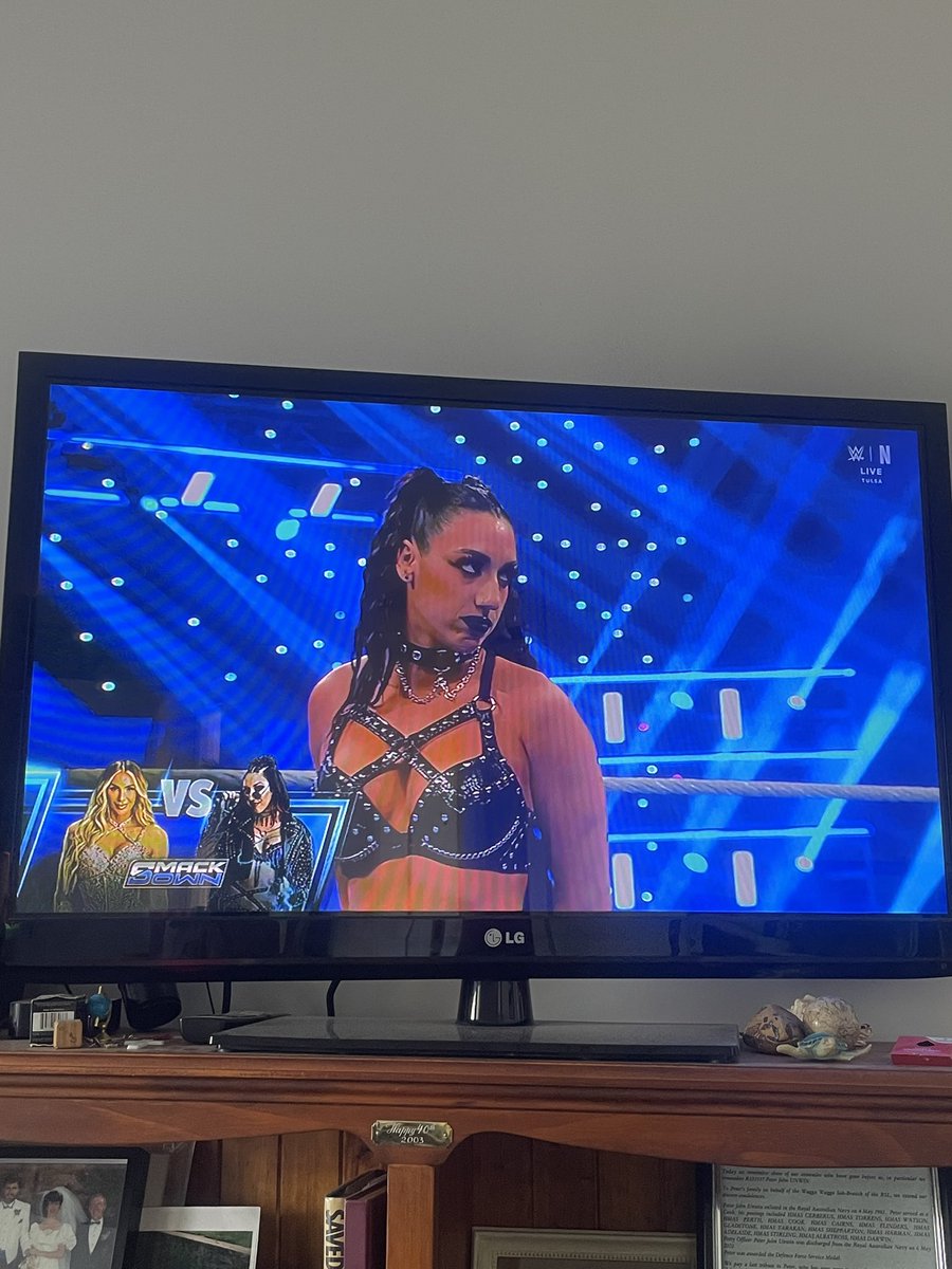 CathCath77's tweet image. @jacyjaynewwe #FatalInfluence @MsCharlotteWWE #Tulsa #WWE #SmackDown @StephMcMahon AMAZING LADIES!!