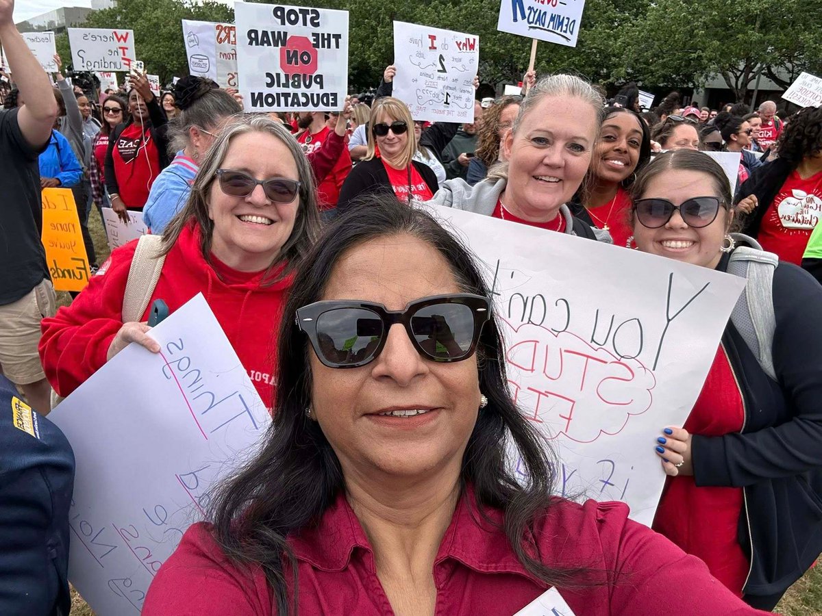 monaforwake's tweet photo. The frustrations with the NC Legislature are running high. However, seeing so many familiar faces at the People over Corporations rally organized today made me smile with hope. We need to keep showing up and speaking up. https://t.co/LfJXfP3zx1