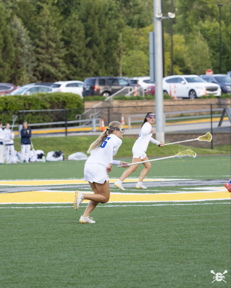 carmelgirlsLAX's tweet photo. Keeping composure.
#NGEE https://t.co/m9FOz1GtbJ