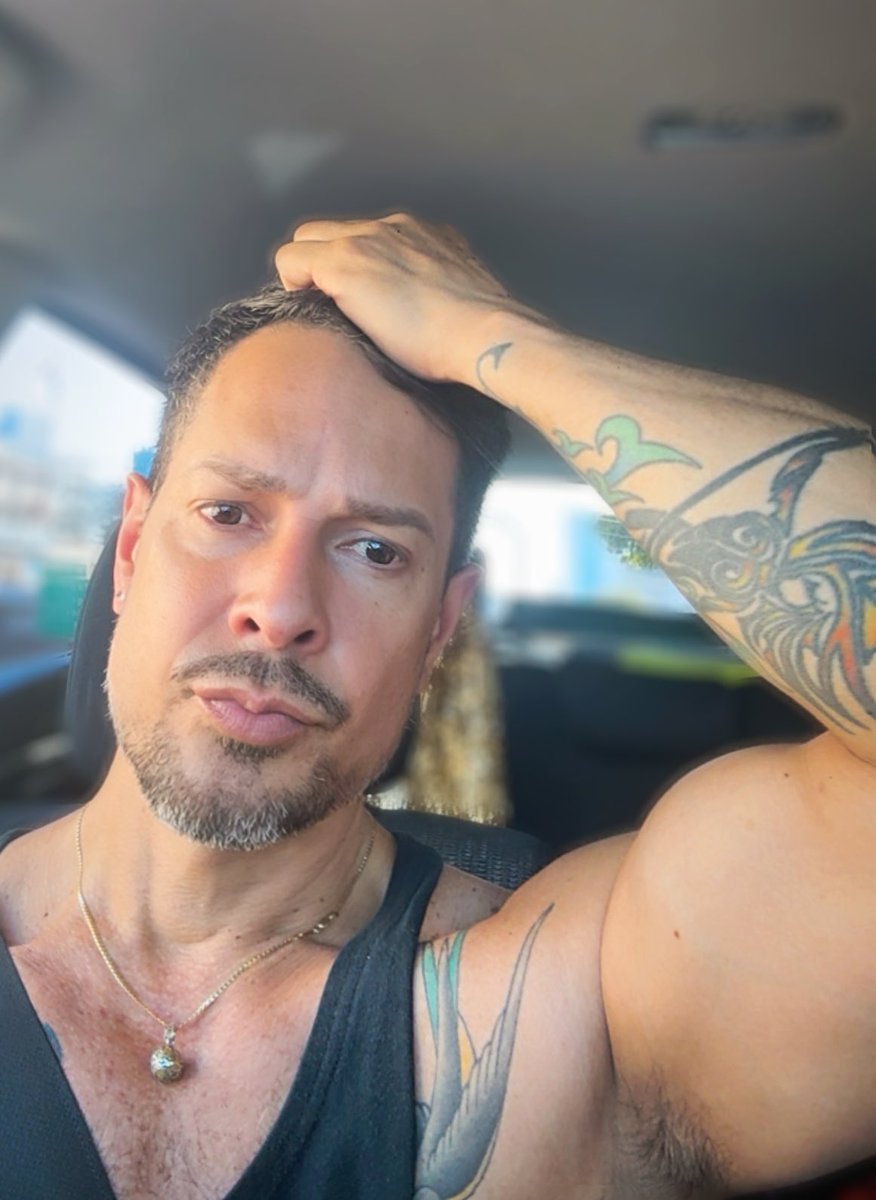 Derek Díaz tweet media