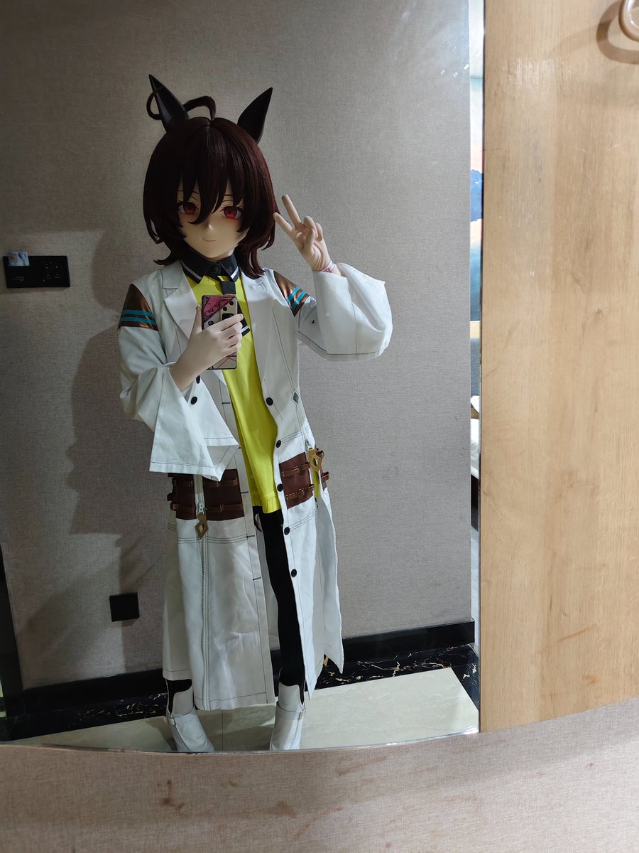 oldtuxing's tweet photo. 好闷好热啊😇 https://t.co/HbANxNHkPC