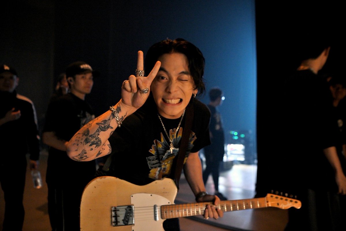 優里 tweet media