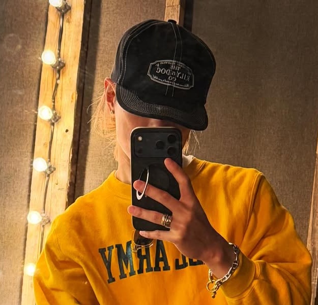 mimi tweet media