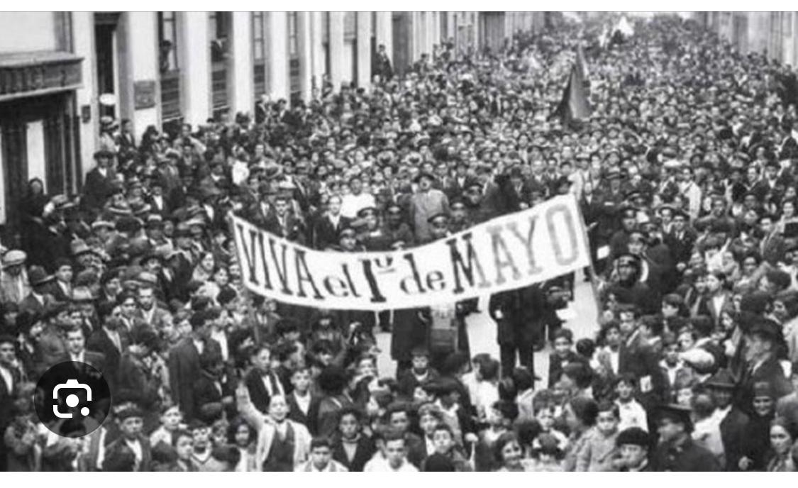 Hoy se conmemora a nivel mundial (solo en EE.UU. y Canadá no) el dia internacional de los trabajadores, en 1889 por El Congreso Internacional Obrero, dirigido por la Internacional Socialista, en honor a los obreros mártires de Chicago que murieron ejecutados por el gobierno de EU