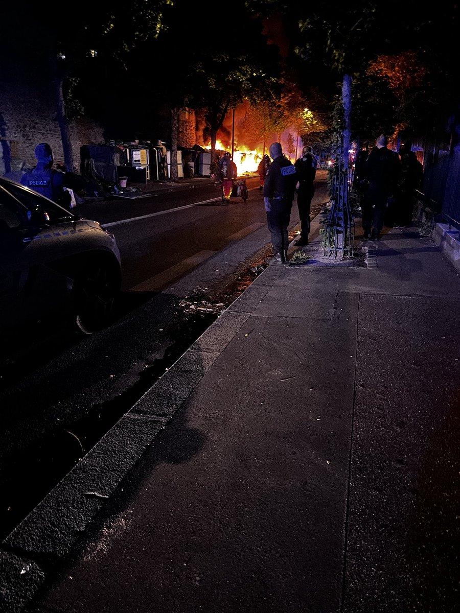 #31 tweet media
