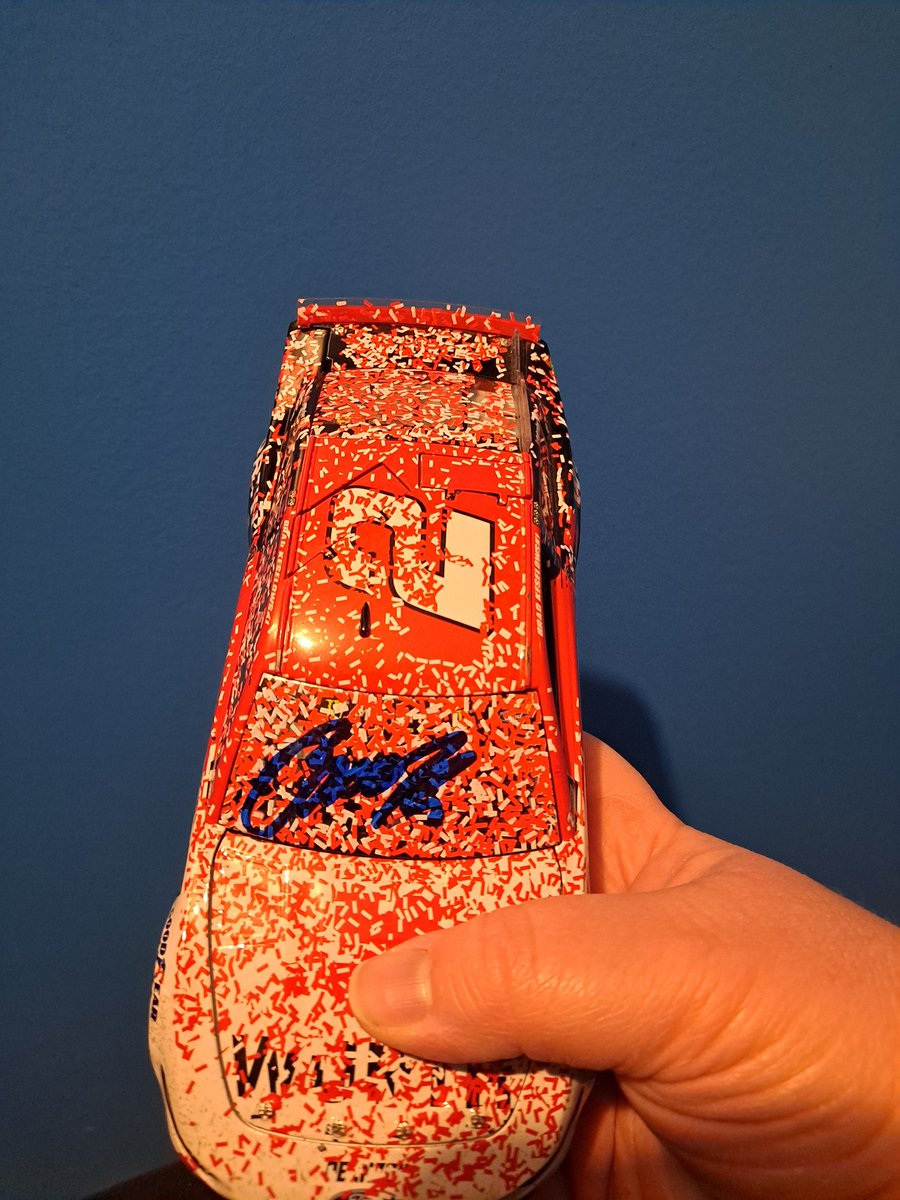 BakethsnakeYT's tweet photo. @keselowski, thank you for the event at @MonsterMile yesterday and for taking the time to talk to the fans. I had a great time. Also, thank you for taking the time to answer my question while you were signing my diecasts. It meant a lot. https://t.co/IVDRidDzE7