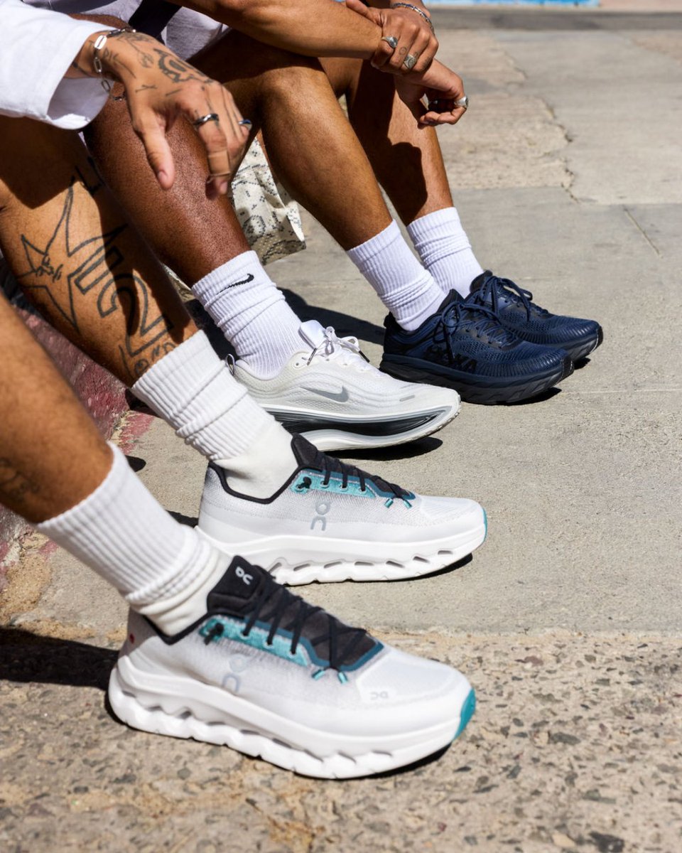 Foot Locker tweet media