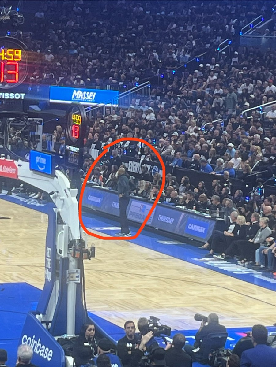 StanleySwanson0's tweet photo. This bald mfer has NO IDEA what he’s doing man https://t.co/HvOLQOTPjC