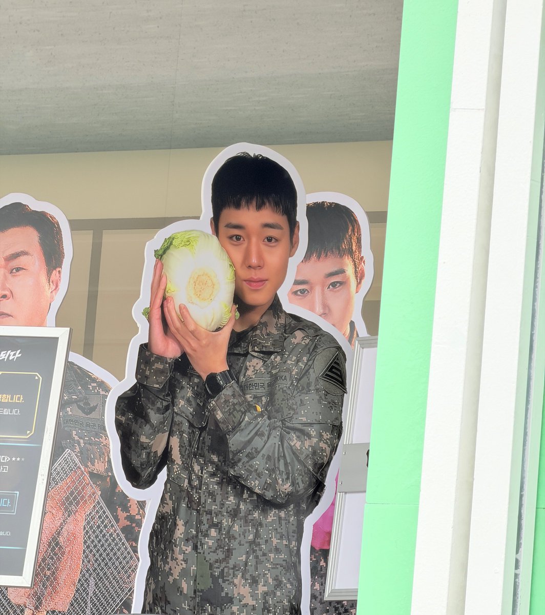 훙치 tweet media