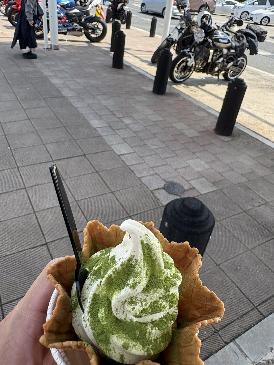 メがんて tweet media