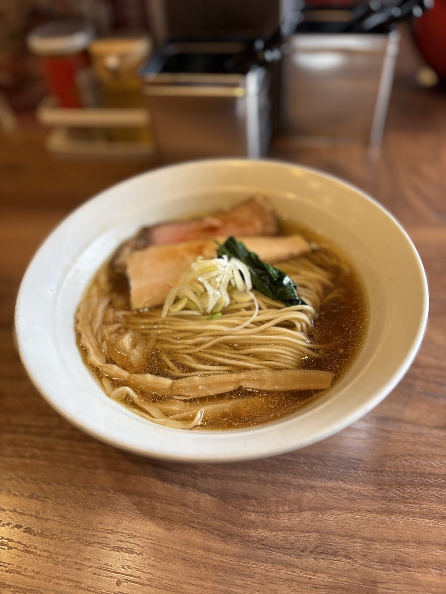 おはようございます

昨日は沢山の御来店ありがとうございました😊

本日営業
昼11:00〜14:30
夜17:30〜20:30

限定［５月中旬まで］
【煮干油そば】       1000円

ニンニク有り無し選べます🍜

【オススメ】
こいけ屋タンメン・豚タン

本日も宜しくお願い致します