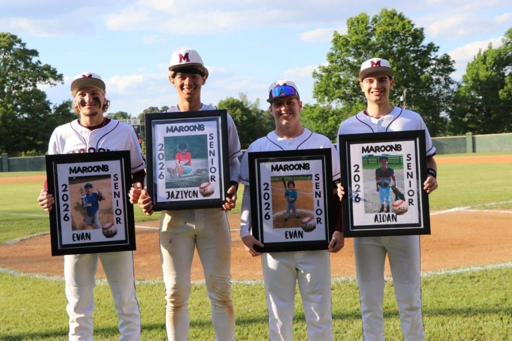 YourSportsEdge1's tweet photo. PHOTOS – Maroon Baseball Senior Night

https://t.co/fFQhrZ7PED https://t.co/l9pbPeLulT