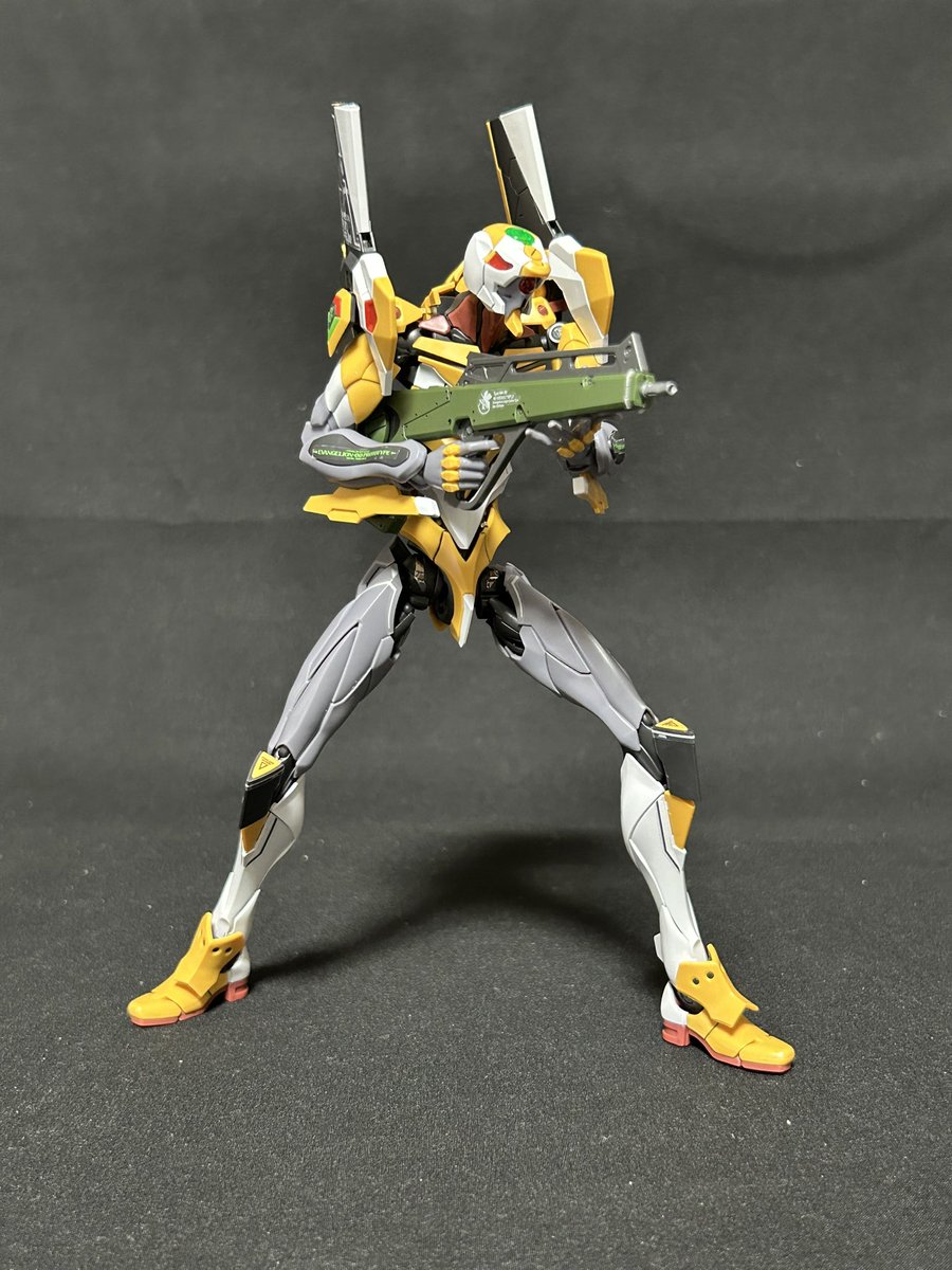 isuca2400's tweet photo. #プラモデル
RG  エヴァ零号機作りました。
初のエヴァンゲリオンのプラモデルですが、流石バンダイですね、凄く作りやすかった。
ただ、零号機ってカラーリング、青じゃなかった？・・・元々黄色だっけ？ https://t.co/nvEJOJOYgi