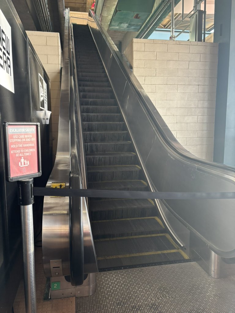 HalosAnonymous's tweet image. Angels Stadium has two escalators, one on each side of the stadium. One of them has been broken half of the fuckin year already. Arte Moreno gives no fucks. Cheap rat bastard