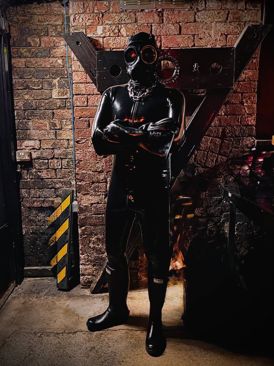 4Rubbersubs's tweet photo. @fullcovermcr https://t.co/xpWk9LlblA