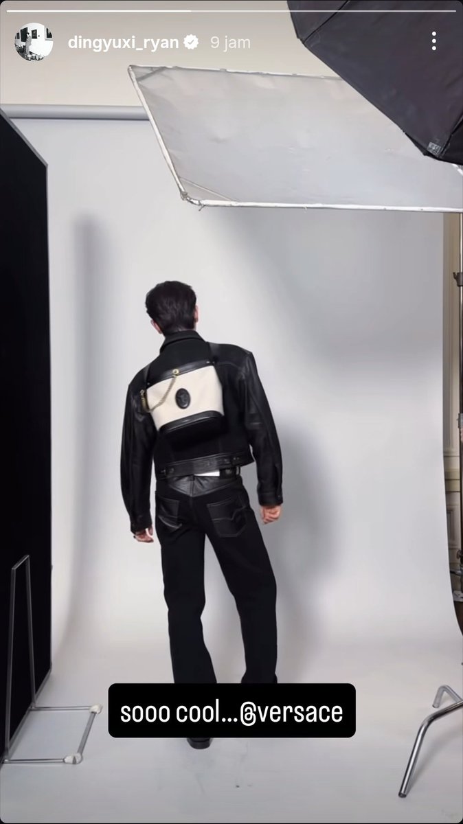sunrabbit__'s tweet photo. I'm gonna treasure his insta story lol coz after 8 months he used Instagram, finally he discovered this feature and now can he use his account not just for versace pls😂 https://t.co/RGFTISsy4z
