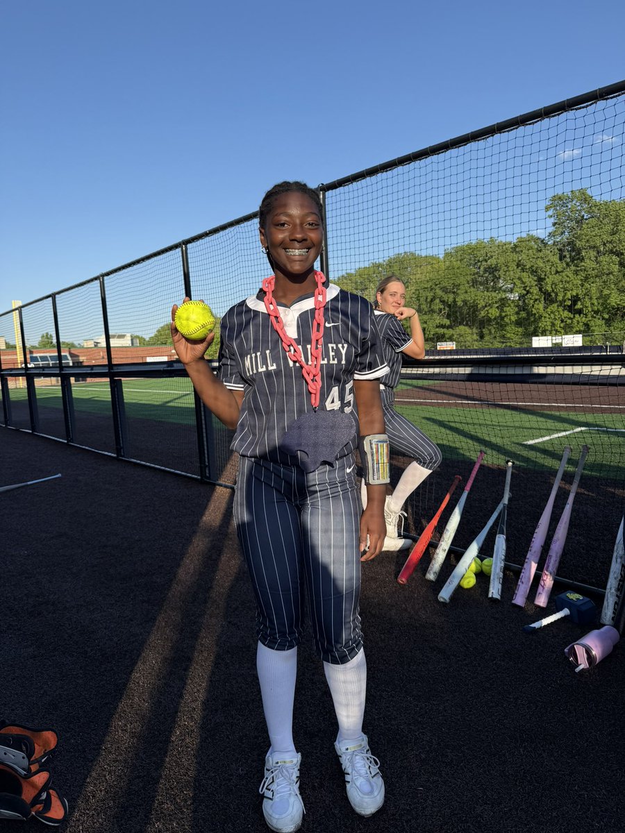 JordynJohnson33's tweet photo. Week 5 was a hit! I went 9 for 15, hitting .600 with 4 singles, 3 doubles, a triple, and a home run. Team is 16-1 and we’re ready to keep working our way up! @topgunfastpitch @TGASciara @TGA_Turner @topgun_skim @CoachMosher @ExtraInningSB @PrepSoftball @LineDsoftball @MSPtakeover @themaineventsb @sportsinkansas