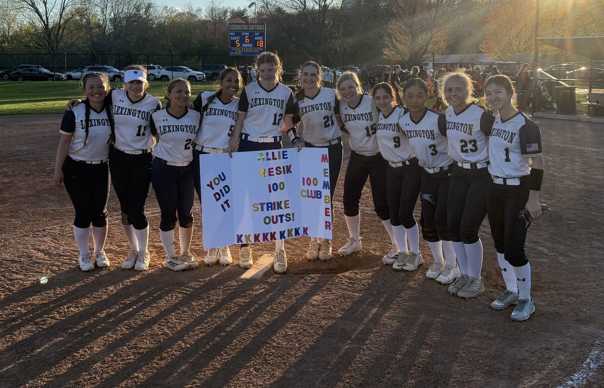 Lexington_Softball_MA tweet media