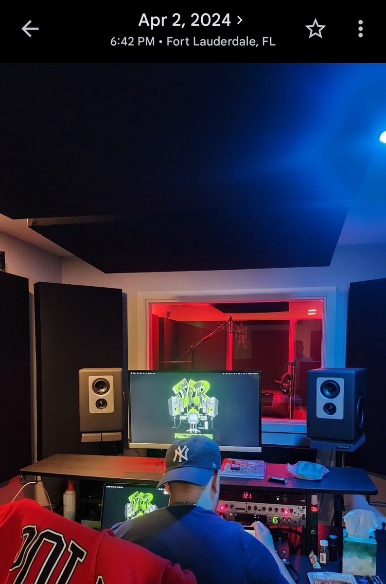 ALEXANDERKORE's tweet photo. This project began three years ago in a high-rise, feeling untouchable. After losing my mom, going broke, and the blessing of my son, I kept the music alive. 

The self-titled album. LASTALEX! Coming this Summer. 🏙️📉📈🔥 https://t.co/mijZZH4wmY
