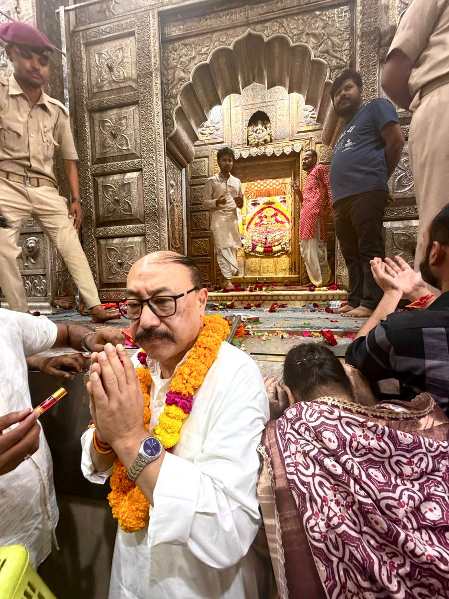 harshvshringla's tweet image. Jai Shri Shyam 🙏✨
Blessed to have had divine darshan at Shri Khatu Shyam Mandir, near #Jaipur, #Rajasthan.
May Shyam Baba’s grace fill life with faith, strength, and endless blessings 💐