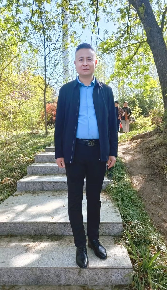 CCGG8585's tweet photo. 爬山 https://t.co/UefyArsK22