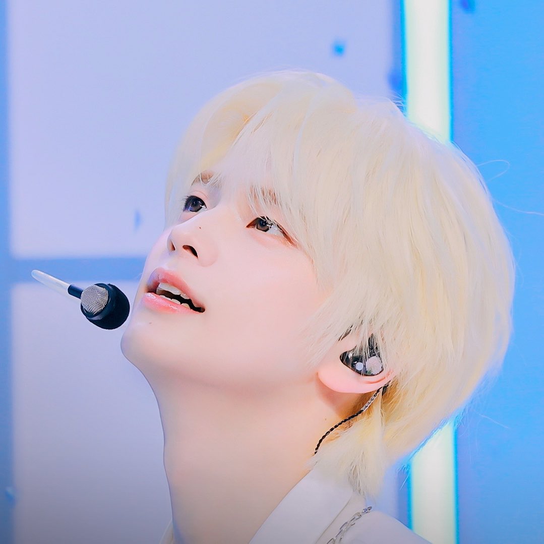 신유 옆태 tweet media