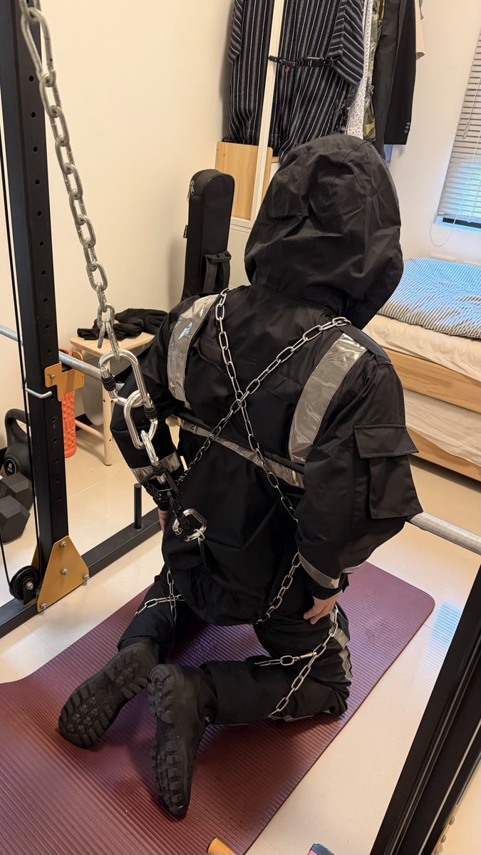 制服貞操囚犯 tweet media