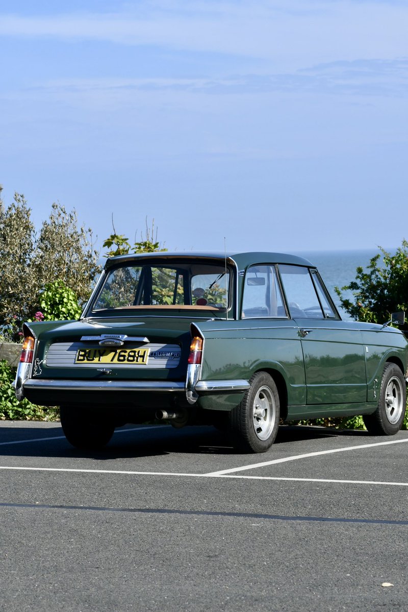 TriumphSSixClub's tweet image. Weekend’￼s here, make the most of it…… 
Hope you get to take your Triumph out for a spin 😎
Enjoy 
#TSSC #Triumph #weekendvibes