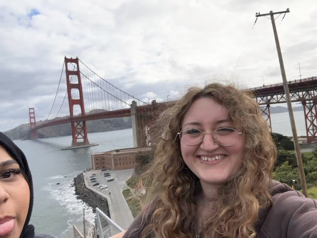 sat_urn02's tweet photo. san fran, san josé, santa clara with my best friend of 10 years. first time meeting in person—about time https://t.co/sfw1E9mjuS