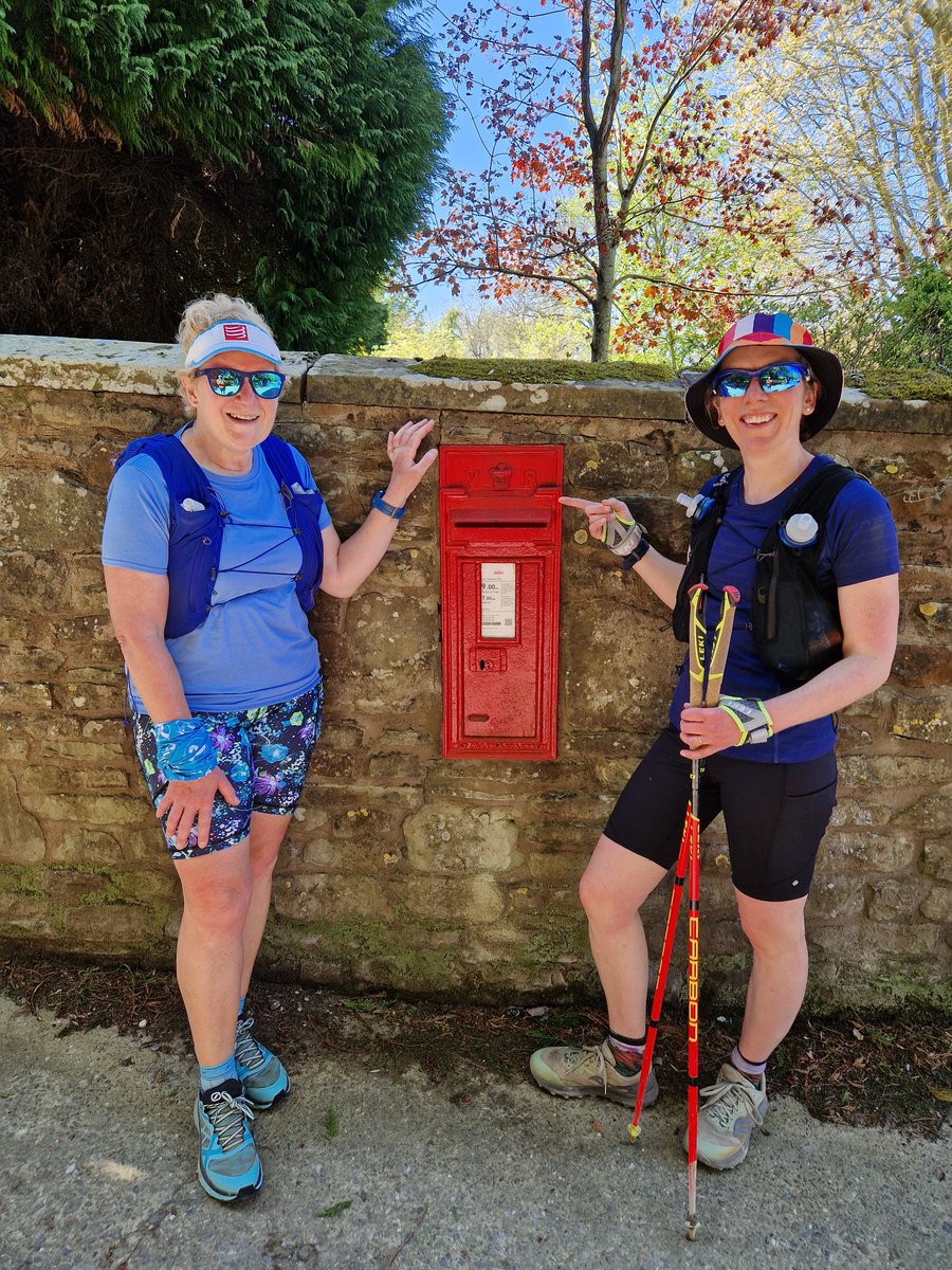 MawhinneySarah's tweet image. Lovely little VR wallbox and beautiful church on the Corvedale cake walk last weekend 📮🎂⛪️
#PostboxSaturday #Shropshire
