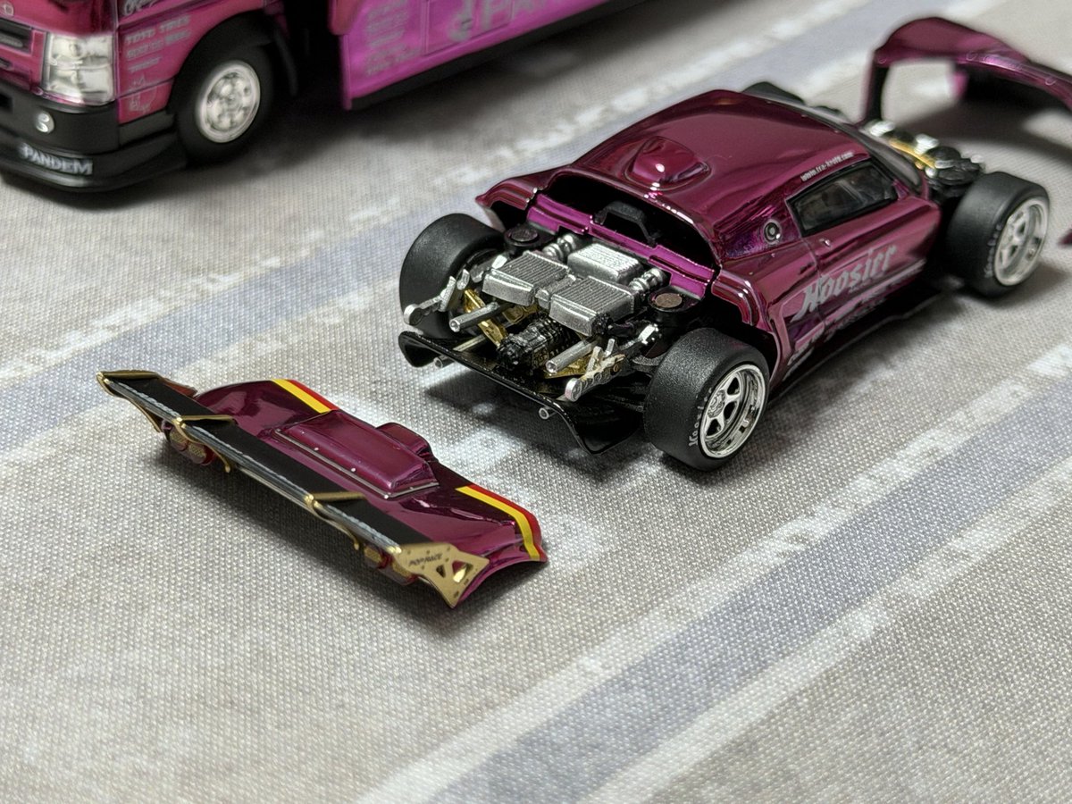 64minicar tweet media