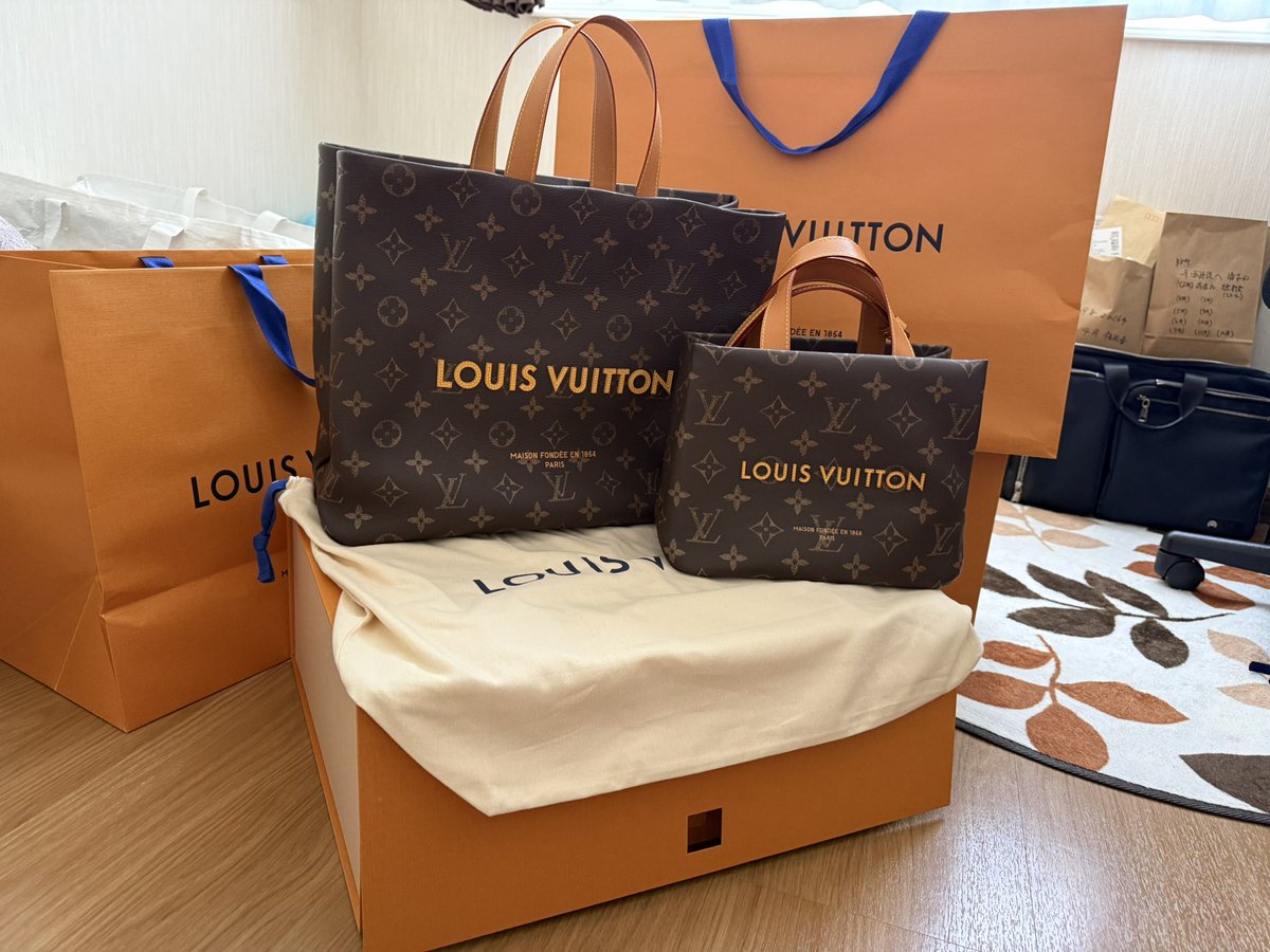 lomi0214's tweet photo. これ  サイズ違いで  
買って来たら
大丈夫?って言われた。
どう言う意味なんだろ？ https://t.co/uS3ztTcrPd